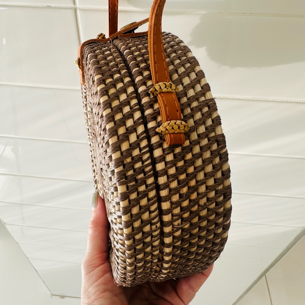 Rattan/Raffia Woven Round Balinese Boho Summer Crossbody Bag - Picture 3 of 8